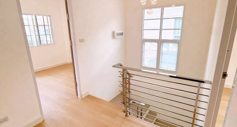 Haus zum Kauf mit Studio in Khlong Sam Wa, Bangkok