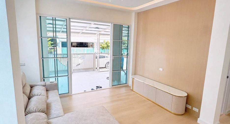 Haus zum Kauf mit Studio in Khlong Sam Wa, Bangkok