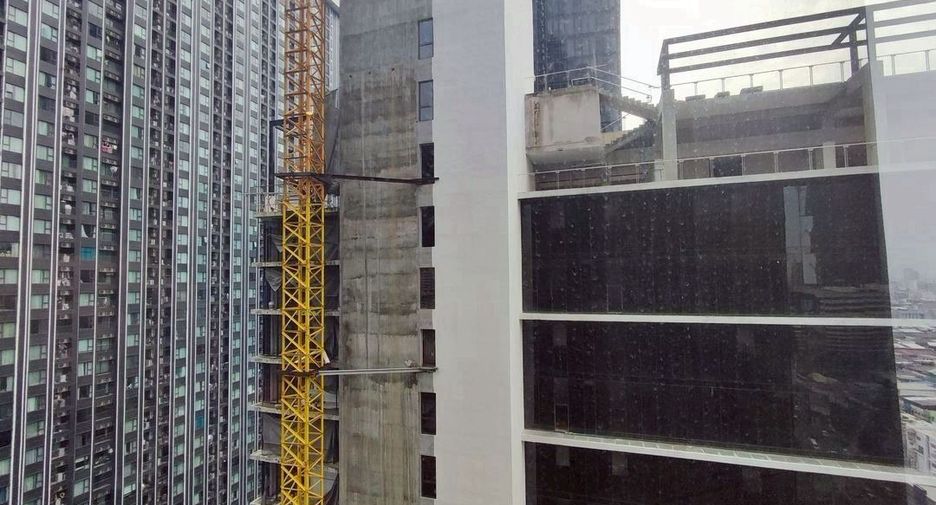 For rent 1 bed condo in Huai Khwang, Bangkok