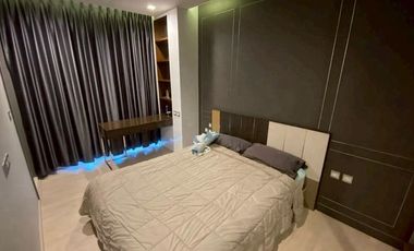 Продажа 2 спальни кондо в Ратчатхещи, Бангкок