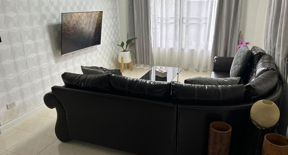 Villa en alquiler y en venta de 4 habitaciones en Mueang Chiang Rai, Chiang Rai