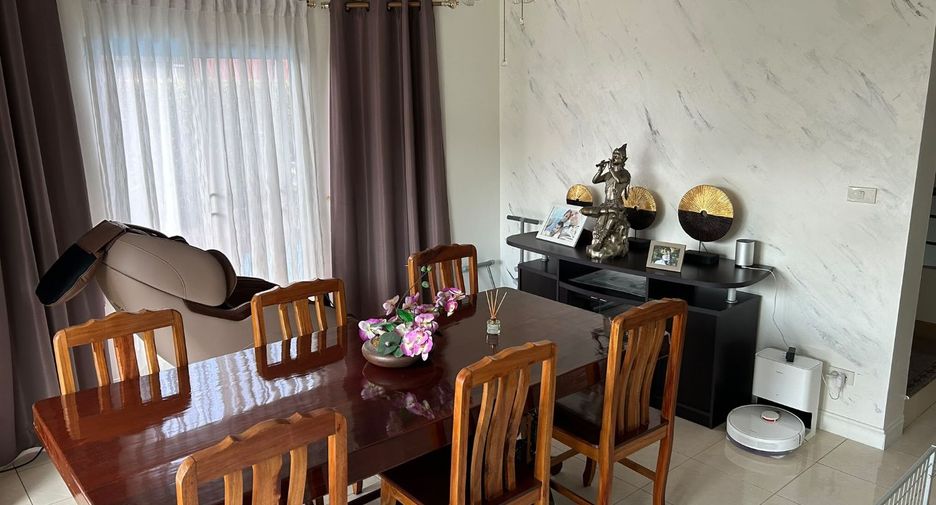 Villa en alquiler y en venta de 4 habitaciones en Mueang Chiang Rai, Chiang Rai
