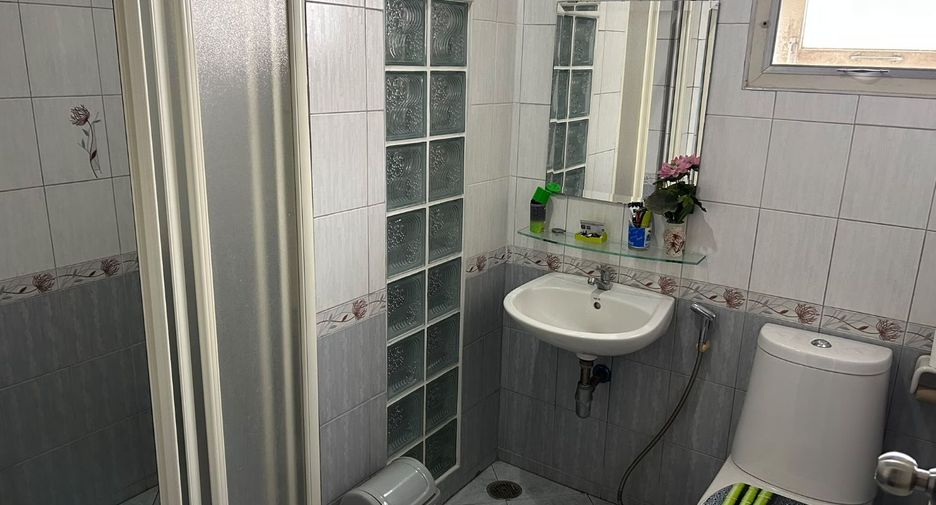 Villa en alquiler y en venta de 4 habitaciones en Mueang Chiang Rai, Chiang Rai