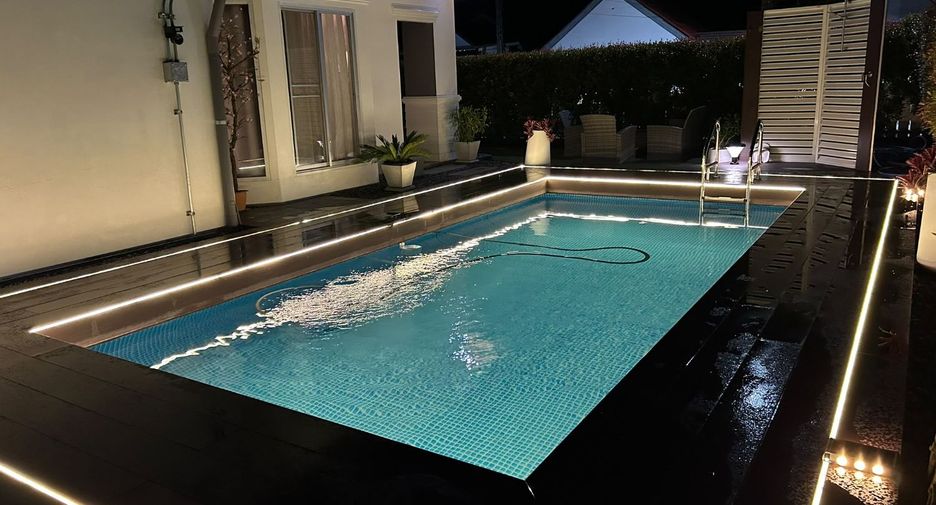 Villa en alquiler y en venta de 4 habitaciones en Mueang Chiang Rai, Chiang Rai