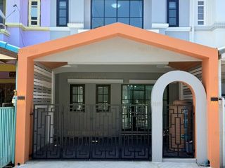 Reihenhaus zum Kauf mit 3 Zimmer in Khan Na Yao, Bangkok
