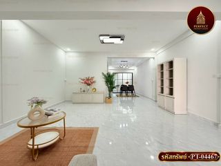 Reihenhaus zum Kauf mit 3 Zimmer in Khan Na Yao, Bangkok