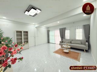 Reihenhaus zum Kauf mit 3 Zimmer in Khan Na Yao, Bangkok