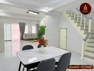 Reihenhaus zum Kauf mit 3 Zimmer in Khan Na Yao, Bangkok