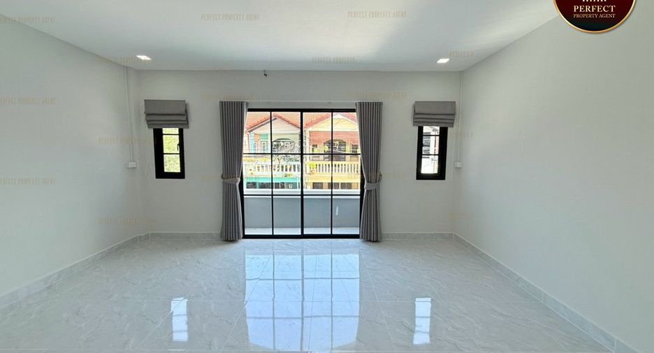 For sale 3 ベッドルーム townhouse in Khan Na Yao, Bangkok
