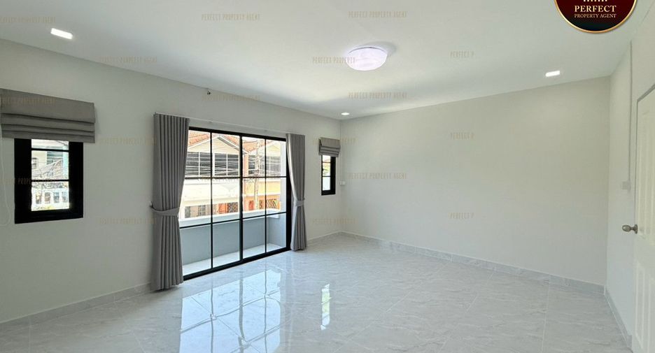 For sale 3 ベッドルーム townhouse in Khan Na Yao, Bangkok
