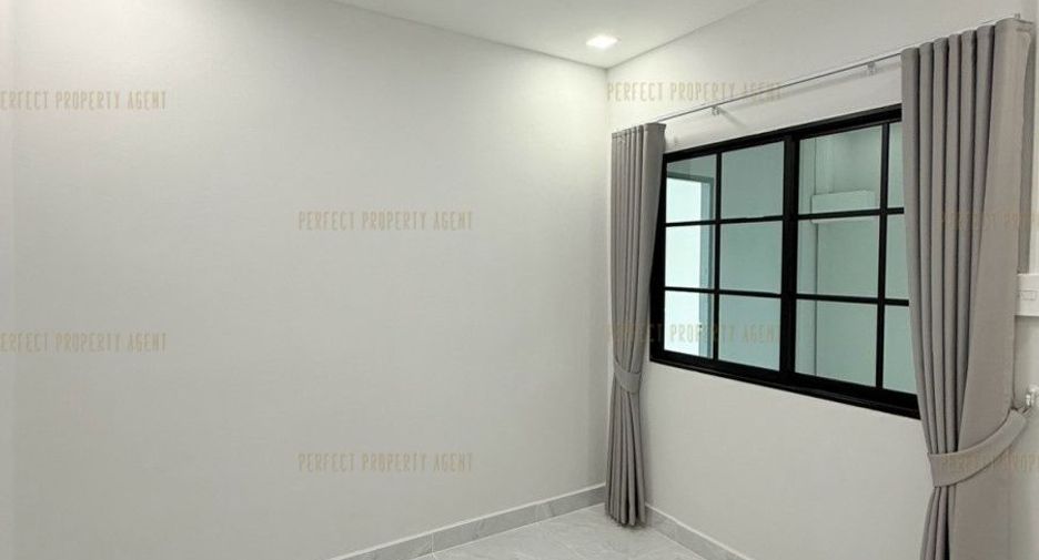For sale 3 ベッドルーム townhouse in Khan Na Yao, Bangkok