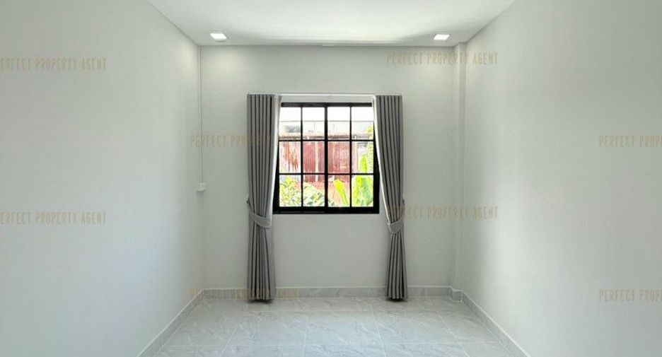 For sale 3 ベッドルーム townhouse in Khan Na Yao, Bangkok