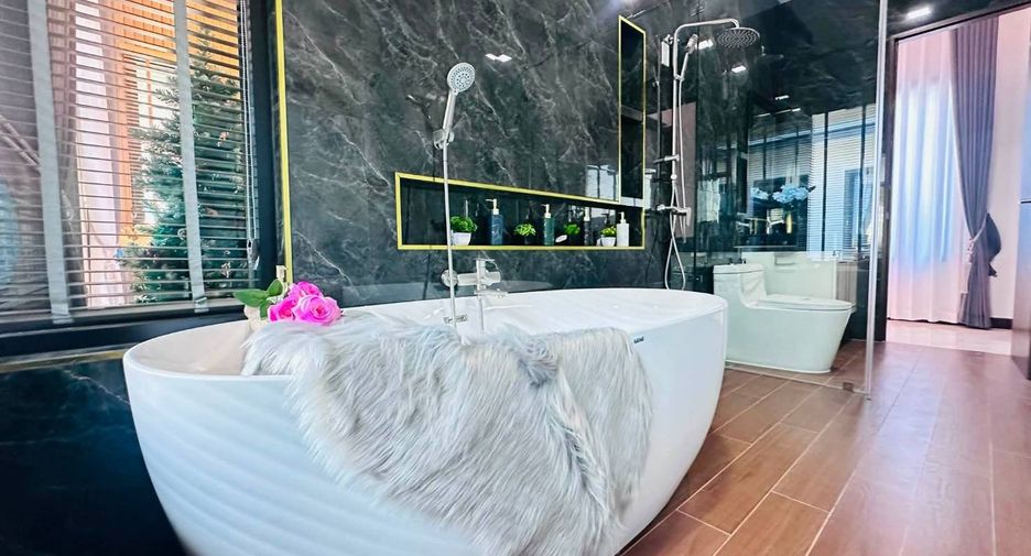 Villa zum Kauf mit 3 Zimmer in Bang Lamung, Chonburi