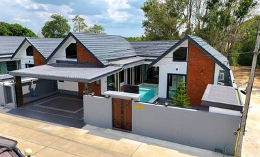 For sale 3 bedrooms villa in Bang Lamung, Chonburi