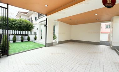 Haus zum Kauf mit 4 Zimmer in Khlong Sam Wa, Bangkok