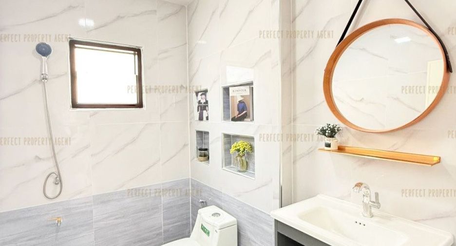 Haus zum Kauf mit 4 Zimmer in Khlong Sam Wa, Bangkok