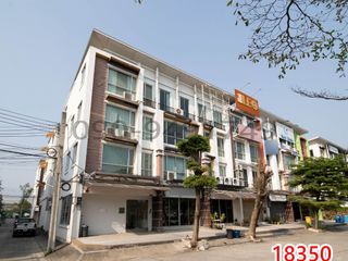 For sale 4 bedrooms retail Space in Lat Krabang, Bangkok