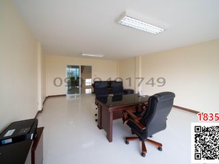 For sale 4 bedrooms retail Space in Lat Krabang, Bangkok