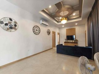 Villa en alquiler de 4 habitaciones en Bang Lamung, Chonburi