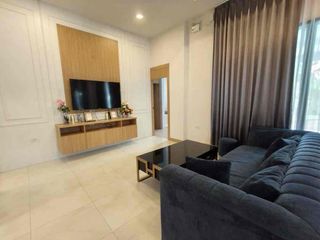 Villa en alquiler de 4 habitaciones en Bang Lamung, Chonburi