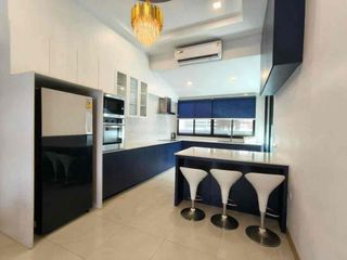 Villa en alquiler de 4 habitaciones en Bang Lamung, Chonburi
