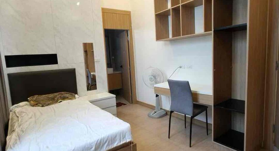 Villa en alquiler de 4 habitaciones en Bang Lamung, Chonburi