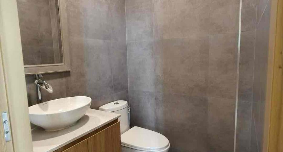 Villa en alquiler de 4 habitaciones en Bang Lamung, Chonburi