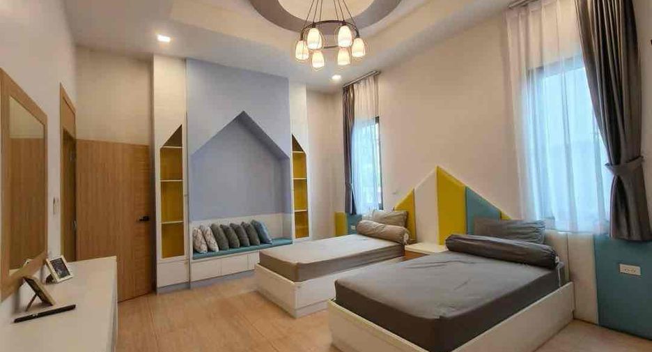 Villa en alquiler de 4 habitaciones en Bang Lamung, Chonburi