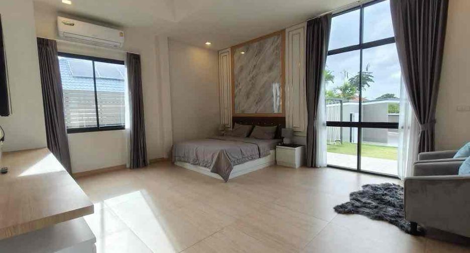 Villa en alquiler de 4 habitaciones en Bang Lamung, Chonburi