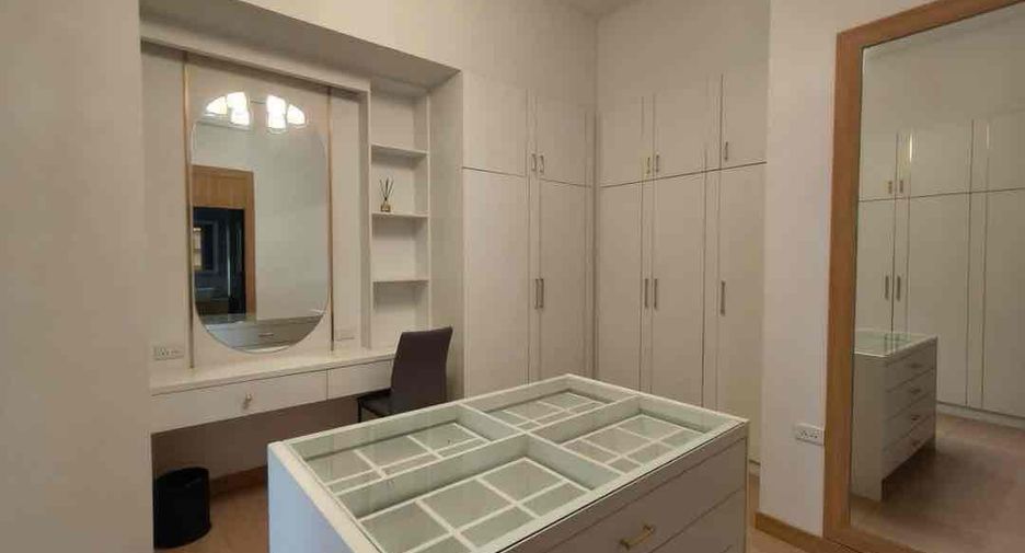 Villa en alquiler de 4 habitaciones en Bang Lamung, Chonburi