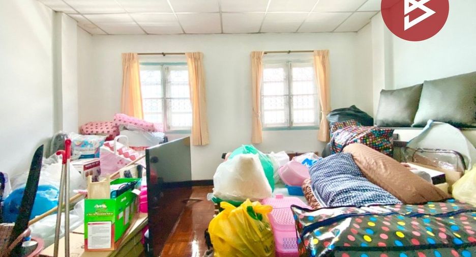 Reihenhaus zum Kauf mit 2 Zimmer in Mueang Chon Buri, Chonburi