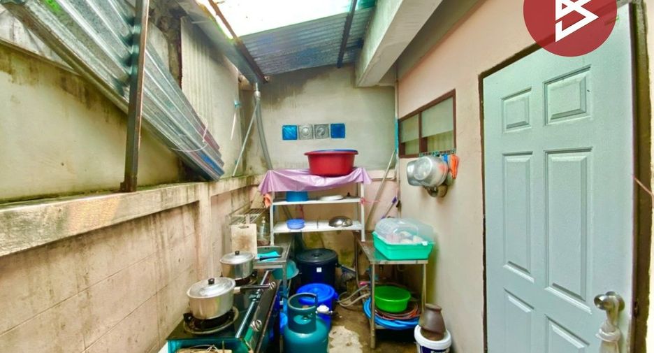 Reihenhaus zum Kauf mit 2 Zimmer in Mueang Chon Buri, Chonburi