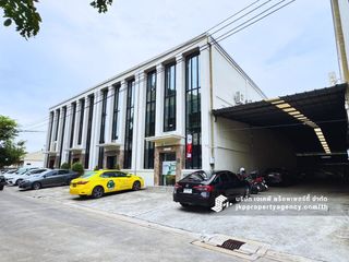 For rent warehouse in Phra Khanong, Bangkok