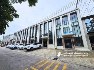 For rent warehouse in Phra Khanong, Bangkok