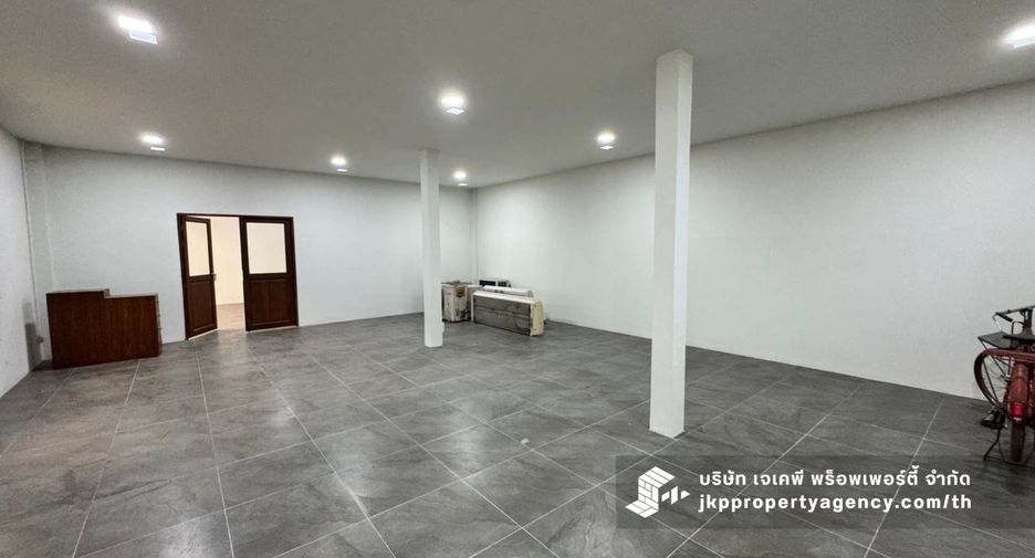 For rent warehouse in Khan Na Yao, Bangkok