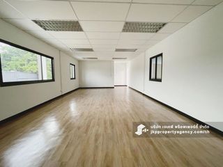 For rent warehouse in Bang Kapi, Bangkok