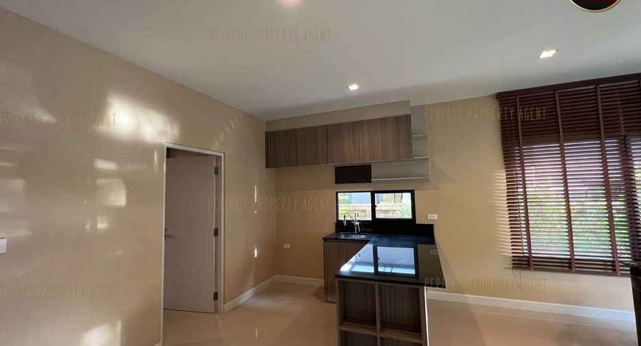 For rent 4 bedrooms house in Bang Phli, Samut Prakan