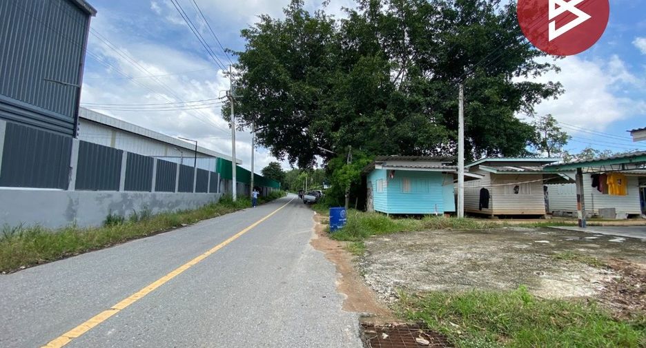 Terreno en venta en Phanat Nikhom, Chonburi