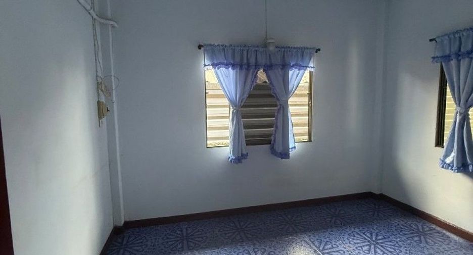 À vendre 2 chambres maison à Mueang Lamphun, Lamphun