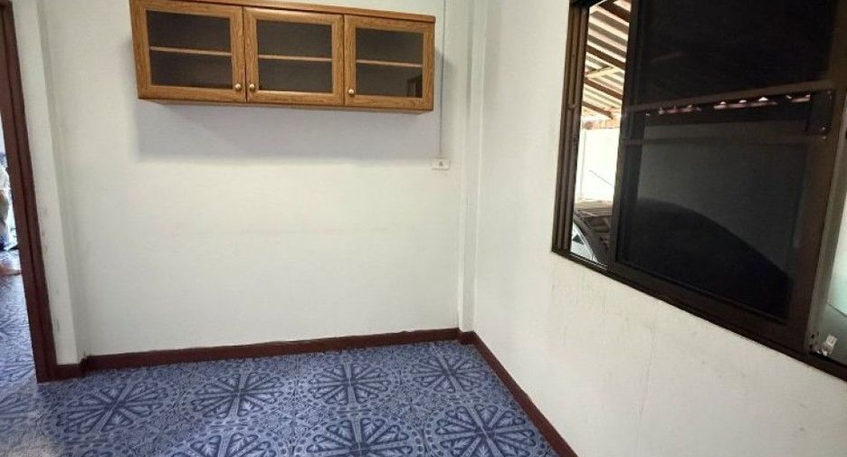 À vendre 2 chambres maison à Mueang Lamphun, Lamphun
