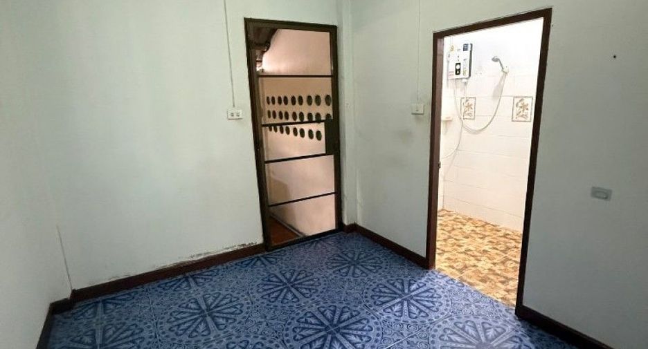 À vendre 2 chambres maison à Mueang Lamphun, Lamphun