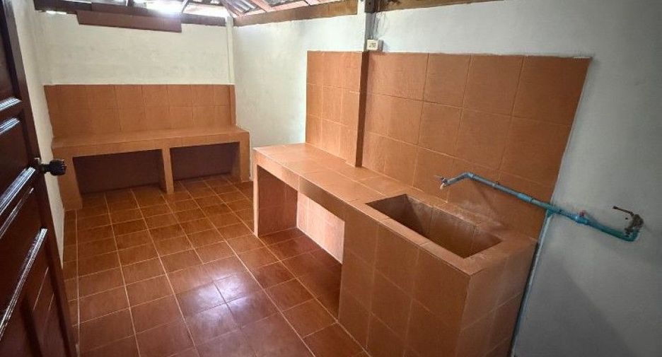 À vendre 2 chambres maison à Mueang Lamphun, Lamphun