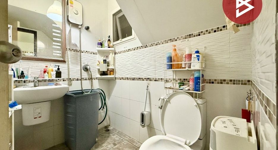 Casa en venta de 4 habitaciones en Pak Kret, Nonthaburi