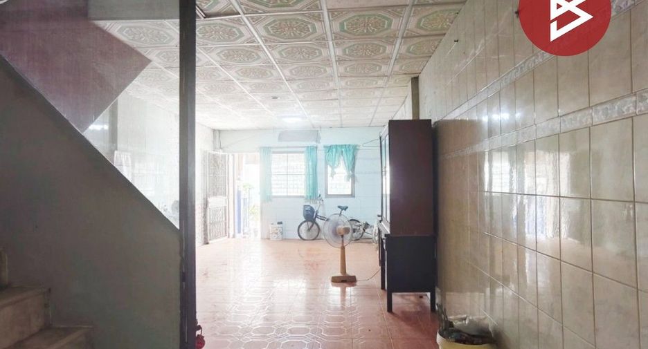For sale 2 bedrooms townhouse in Sam Phran, Nakhon Pathom