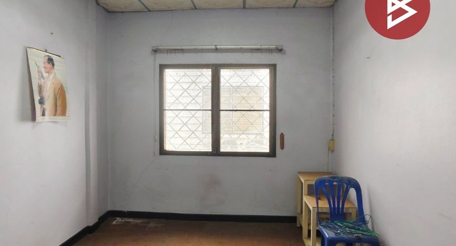 For sale 2 bedrooms townhouse in Sam Phran, Nakhon Pathom