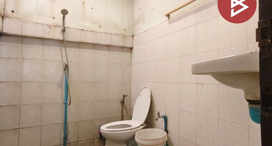 For sale 2 bedrooms townhouse in Sam Phran, Nakhon Pathom
