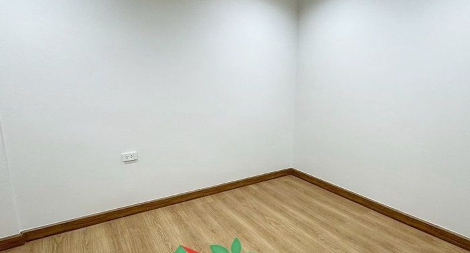 For sale 3 bedrooms townhouse in Lat Phrao, Bangkok