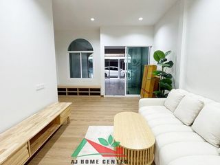 For sale 3 bedrooms townhouse in Lat Phrao, Bangkok