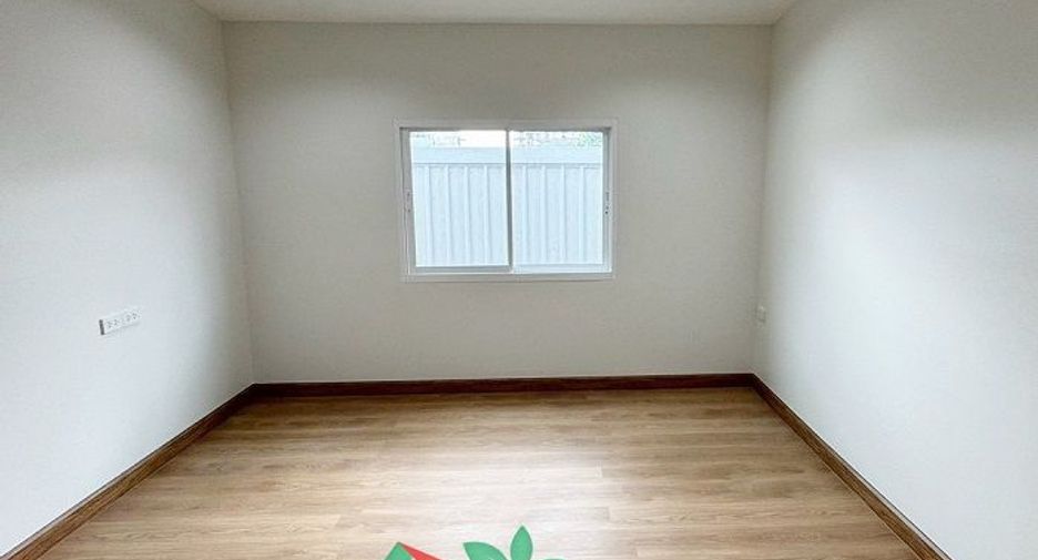 For sale 3 bedrooms townhouse in Lat Phrao, Bangkok