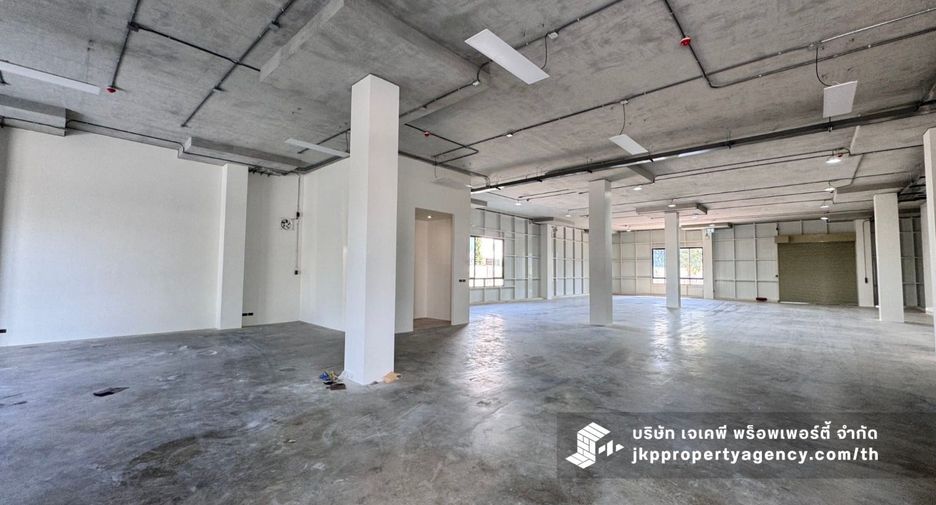 For rent warehouse in Bang Kapi, Bangkok